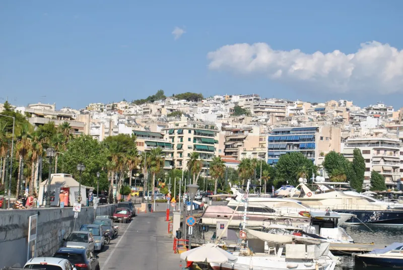 Στάθμευση στην Πάτρα Χωρίς Άγχος: Πλήρης Οδηγός για Λιμάνι, Μουσεία και Αξιοθέατα